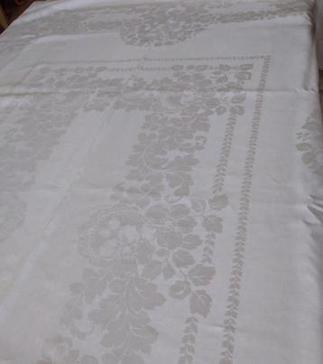 Zeer mooi groot oud tafelkleed, 250 × 160 cm beschikbaar voor biedingen