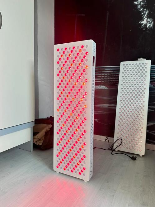 Red Light Therapy Lamp (Twv. €1.500) – model met touchscreen, Sport en Fitness, Sauna, Nieuw, Ophalen
