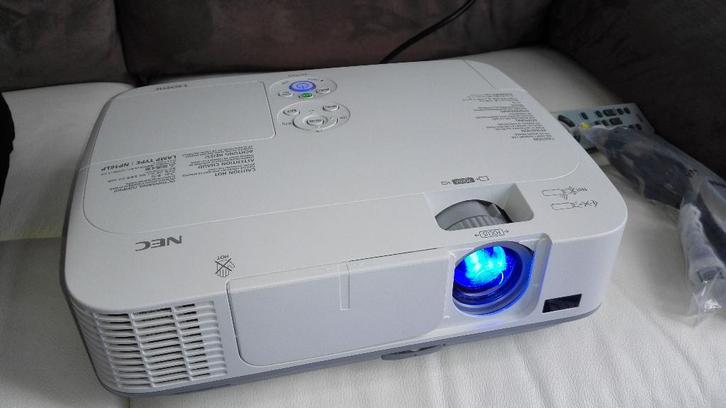 NEC M350X HD projector en 3500 ansi lumen!, Audio, Tv en Foto, Beamers, Zo goed als nieuw, LCD, Ophalen
