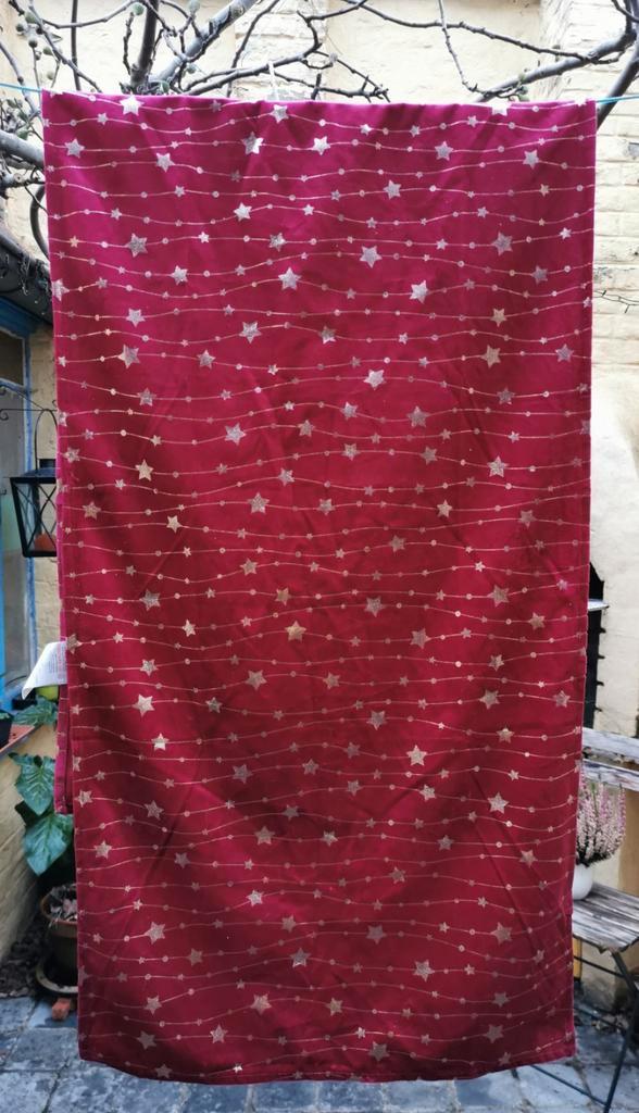 Fluweelzachte tafelloper bordeaux + goudopdruk 150x40 kerst., Huis en Inrichting, Tafelkleden, Nieuw, Rechthoek, Binnen, Ophalen of Verzenden