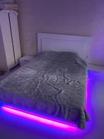 Slaap kamer bed met matras of zonder, Huis en Inrichting, Slaapkamer | Complete slaapkamers, Ophalen
