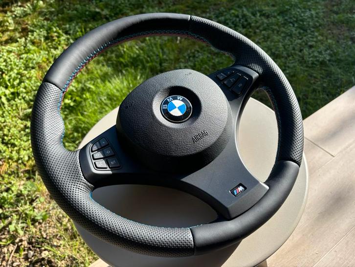 Volant NEUF Cuir perforé BMW Pack M X3 E83 X5 E53, Auto-onderdelen, Besturing, BMW, Ophalen of Verzenden