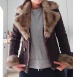 Bruine jas in simili suède met faux fur, Kleding | Dames, Ophalen of Verzenden, Gedragen, Maat 34 (XS) of kleiner, Bruin