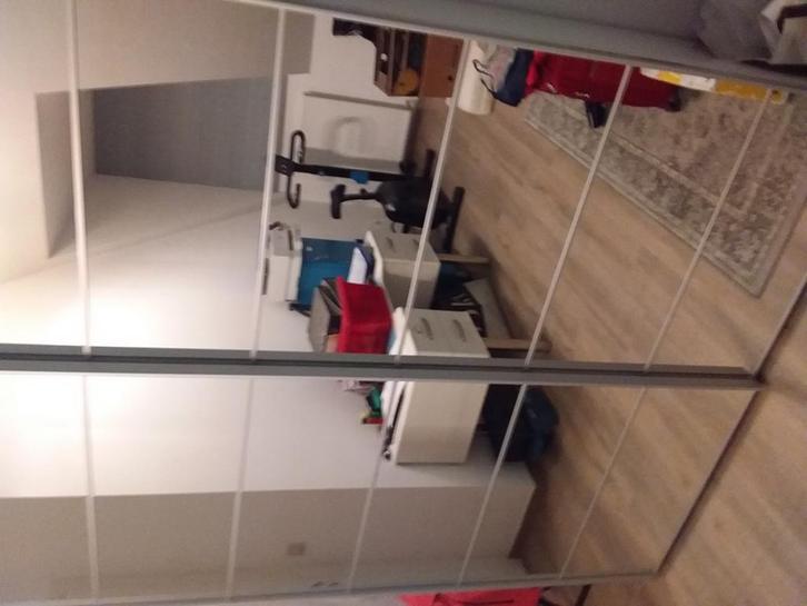 Tafel en slaapkamerkast, Huis en Inrichting, Kasten | Stellingkasten, Ophalen