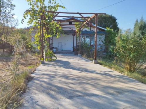 Huisje met tuin te koop in Bulgarije, Immo, Buitenland, Overig Europa, Dorp