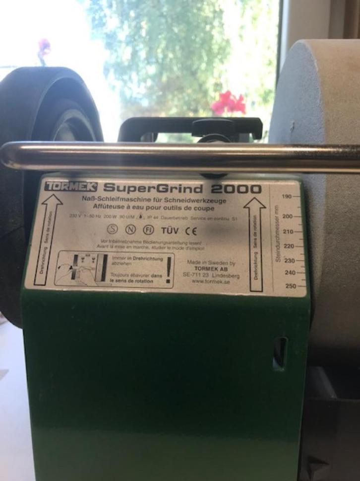 Natte wetsteen + polierband, Doe-het-zelf en Bouw, Gereedschap | Slijpmachines, Nieuw, Werkbankslijpmachine, 700 tot 1000 watt