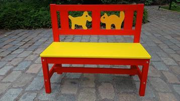 zitbank rood/geel voor kleuters Br72 D31 H 63cm-goede staat beschikbaar voor biedingen