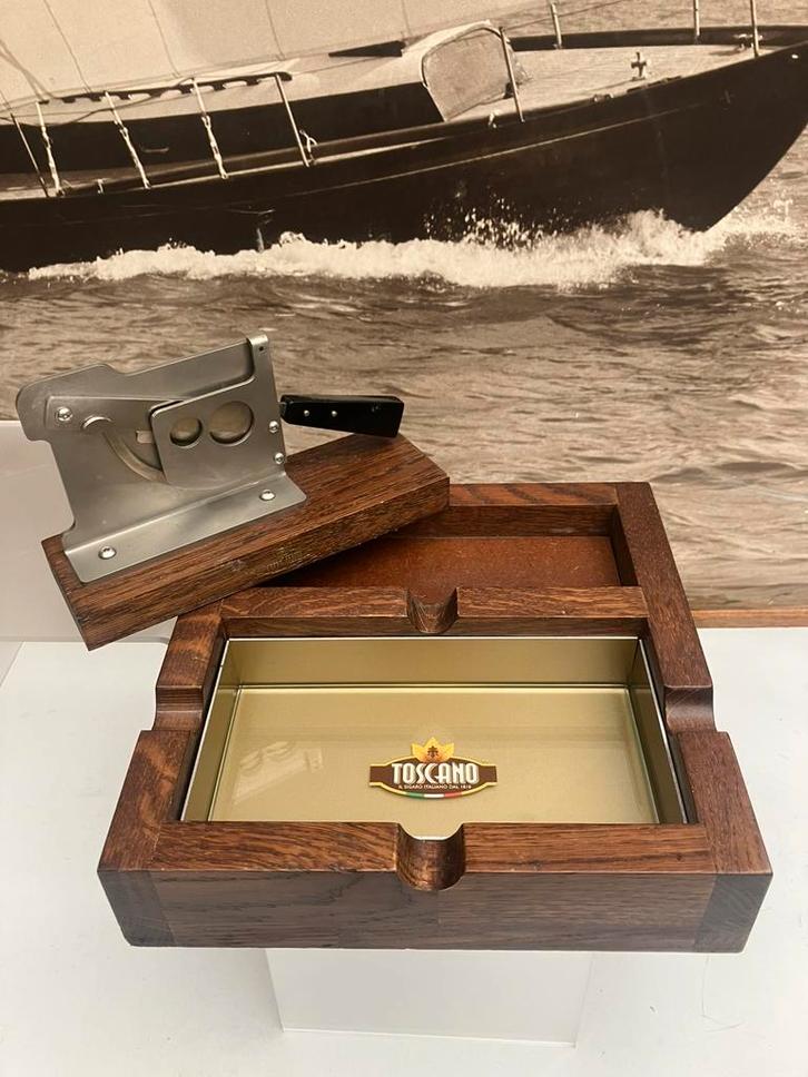 Sigarenknipper en asbak van Toscano, Italy, Verzamelen, Rookartikelen, Aanstekers en Luciferdoosjes, Gebruikt, Asbak, Ophalen of Verzenden