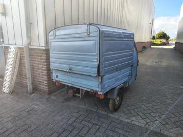 Piaggio Ape Vespacar Tuk Tuk voor opmaak of decoratie  beschikbaar voor biedingen