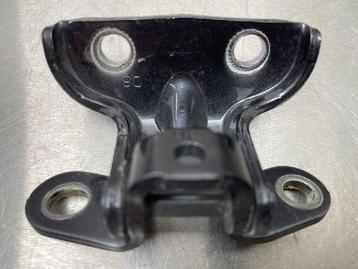 CHARNIERE DE PORTE ARRIÈRE GAUCHE Kia Rio IV (YB) (BOVEN), Utilisé, Kia