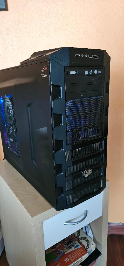 Desctop pc Asustec i7-7700k, Computers en Software, Desktop Pc's, Gebruikt, 3 tot 4 Ghz, SSD, 16 GB, Met videokaart, Gaming, Ophalen