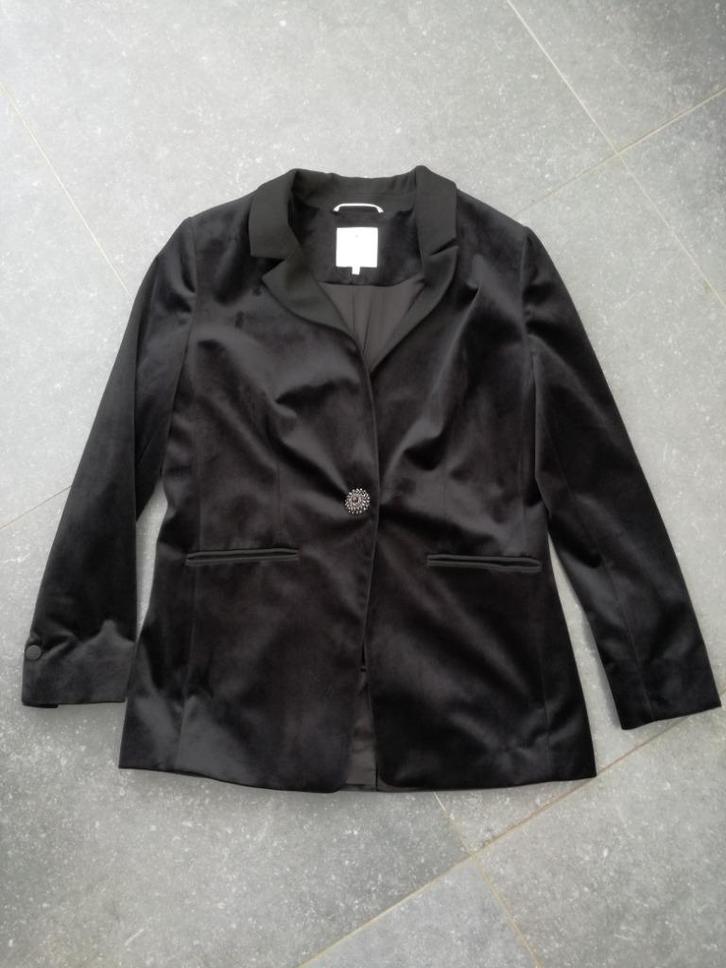 Splinternieuw damesvestje.   (Xandres), Kleding | Dames, Jasjes, Kostuums en Pakken, Nieuw, Jasje, Maat 38/40 (M), Zwart, Ophalen of Verzenden