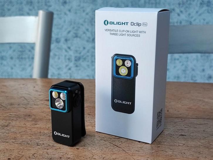 Olight Oclip Pro mini zaklamp. (Nieuw!), Caravans en Kamperen, Zaklampen, Nieuw, Batterij, Ophalen of Verzenden
