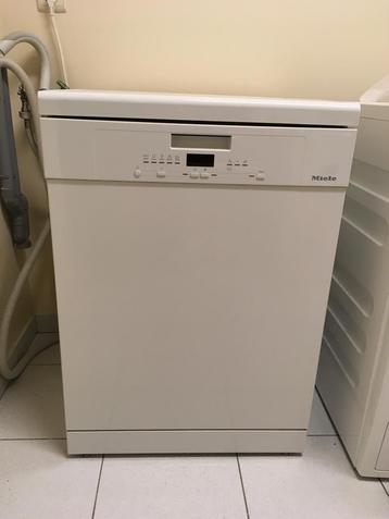 Miele vaatwasmachine, Elektronische apparatuur, Vaatwasmachines, Ophalen, Voorspoelprogramma, Zo goed als nieuw, 85 tot 90 cm