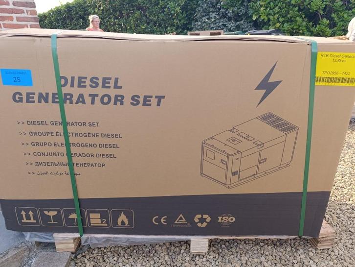 Nieuwe stroomgenerator, Doe-het-zelf en Bouw, Aggregaten, Nieuw, Dieselolie, 10 tot 30 kVA, Ophalen