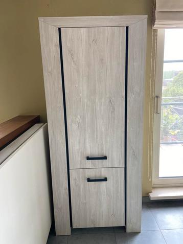 Kast - dressoir - tafel  beschikbaar voor biedingen