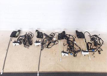 Complete set sloten met soft close sluiting BMW 7 G11 G12 beschikbaar voor biedingen
