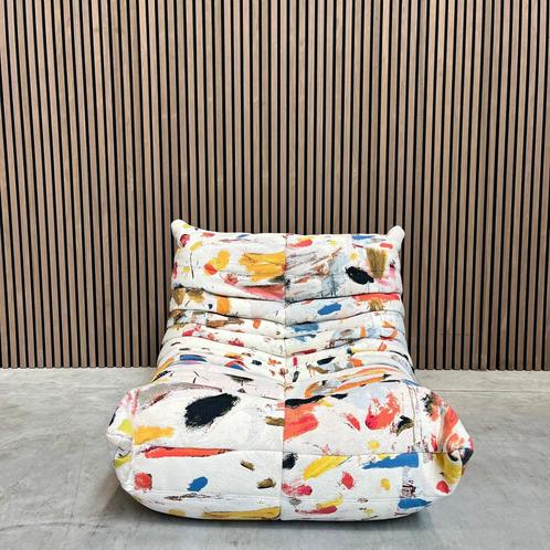 Ligne Roset Togo - Arty Tapisserie Multicolor, Antiek en Kunst, Antiek | Meubels | Stoelen en Sofa's, Ophalen of Verzenden