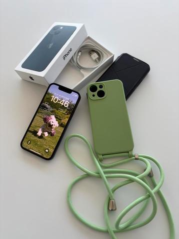 Apple iPhone 13 mini 128GB + 2 hoesjes beschikbaar voor biedingen