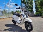 Vespa sprint, Fietsen en Brommers, Scooters | Vespa, Ophalen, Zo goed als nieuw