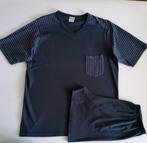Donkerblauwe pyjama met gestreept borstzakje en korte broek, Vêtements | Hommes, Pyjamas, Comme neuf, Enlèvement ou Envoi
