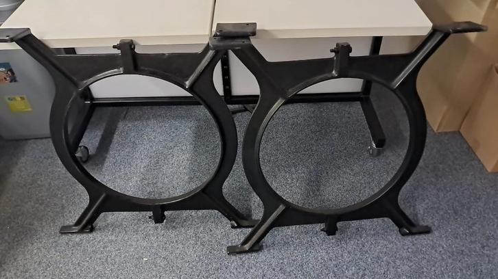 Te Koop : Hele mooie zware gietijzeren tafelpoten (2 stuks), Huis en Inrichting, Tafelonderdelen, Nieuw, Tafelpoot, 50 tot 100 cm