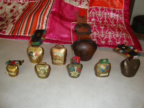 8 Différentes vieilles cloches de vache, Antiquités & Art, Curiosités & Brocante, Enlèvement ou Envoi