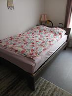 Bed met matras 140 x 200, Huis en Inrichting, Slaapkamer | Bedden, Ophalen, Tweepersoons, 140 cm, Zo goed als nieuw