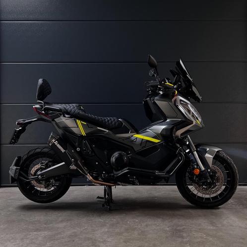 Custom Honda X-ADV 750 Akrapovic - 2023 - 2700km, Motoren, Motoren | Honda, Bedrijf, Scooter, 2 cilinders, ABS, Handvatverwarming