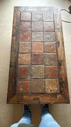 Lage tafel hout en steen, Enlèvement