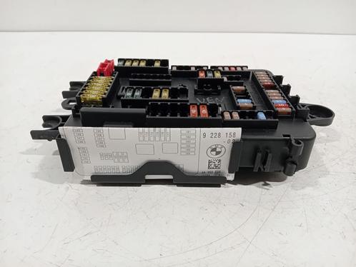 ZEKERINGKAST ACHTER BMW 1 serie (F20) (6114926111102), Auto-onderdelen, Elektronica en Kabels, BMW, Gebruikt