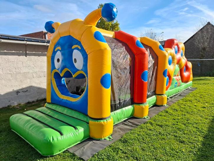 Springkasteel Caterpillar Run huren / te huur, Hobby en Vrije tijd, Feestartikelen | Verhuur, Ophalen