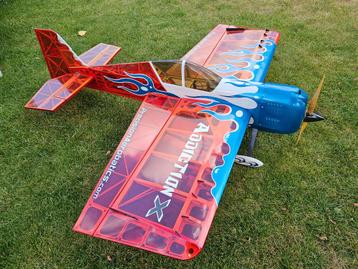 Addiction X Precision Aerobatics rood of groen beschikbaar voor biedingen