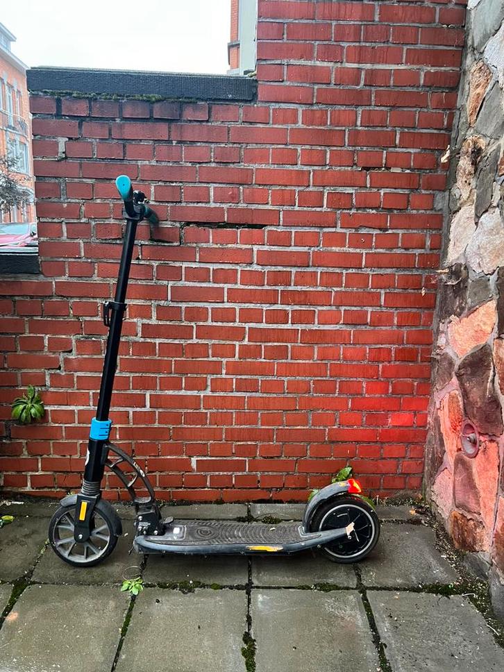Trottinette électrique, Vélos & Vélomoteurs, Vélos électriques, Comme neuf, Autres marques, Moins de 30 km par batterie, Enlèvement