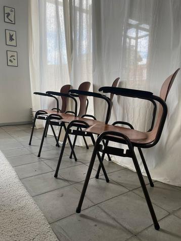 Stapelbare obo eromes pagholz stoelen disponible aux enchères