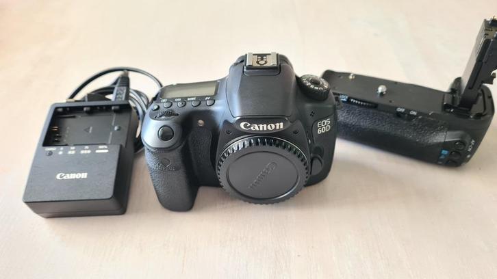 Canon EOS 60D met battery grip (~78k clicks), Audio, Tv en Foto, Fotocamera's Digitaal, Gebruikt, Spiegelreflex, Canon, Geen optische zoom