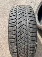 4 Pneus hivers Pirelli Sottozero3 235/45 R19 99v bon etat, Auto-onderdelen, Banden en Velgen, Gebruikt, Winterbanden, 235 mm, Band(en)