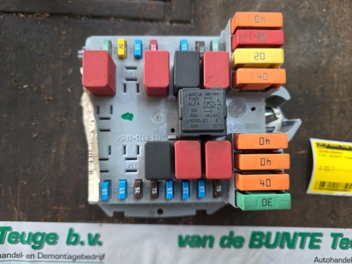 Zekeringkast van een Fiat Ducato, Auto-onderdelen, Elektronica en Kabels, Fiat, Gebruikt, 3 maanden garantie, Ophalen of Verzenden