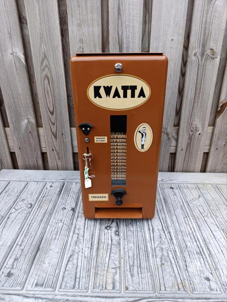 Oude gerestaureerde Kwatta chocolade repen muurautomaat 1965, Verzamelen, Merken en Reclamevoorwerpen, Ophalen of Verzenden