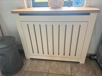 2x Afdekkasten of tafel beschikbaar voor biedingen