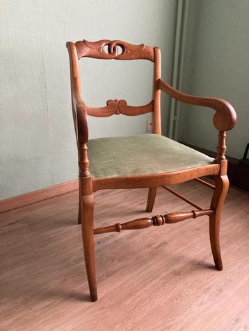Fauteuil ancien de style Louis beschikbaar voor biedingen