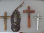 lotje religieus 3x kruisje + watervatje wijwater ?, Antiek en Kunst, Antiek | Religieuze voorwerpen, Ophalen of Verzenden