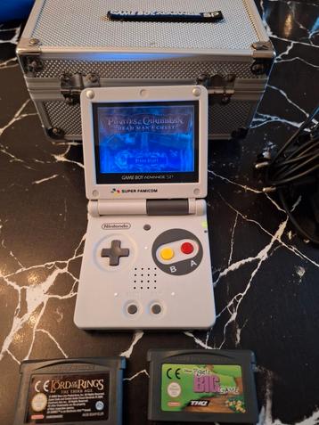 Gameboy Advance SP SNES-editie + doos + games + oplader! beschikbaar voor biedingen