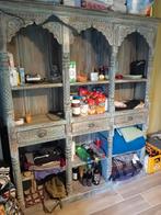 Indische boekenkast