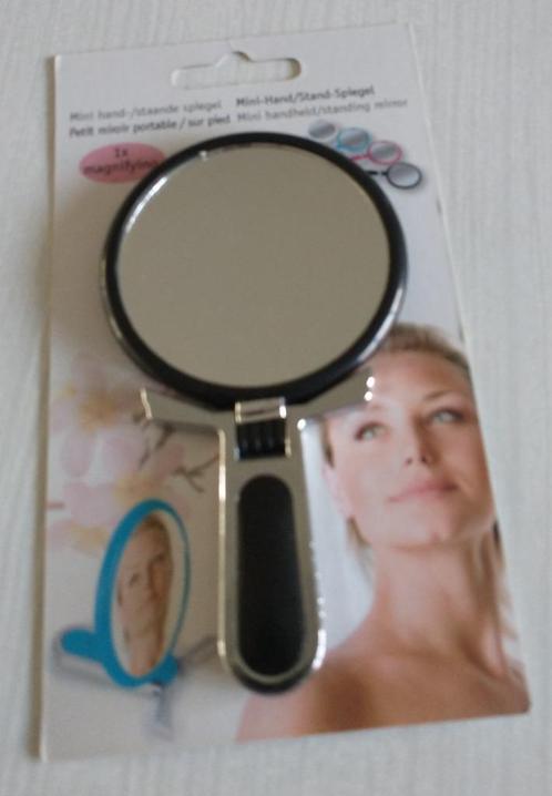 Mini miroir portable (peut également être fixé), Bijoux, Sacs & Beauté, Accessoires Autre, Neuf, Enlèvement ou Envoi
