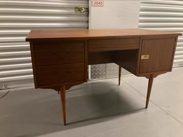 A saisir ! Bureau vintage années 50 beschikbaar voor biedingen