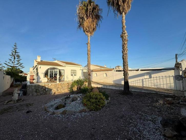 Gerenoveerde halfvrijstaande/ garage in Torrevieja, Immo, Buitenland, Spanje, Woonhuis, Overige