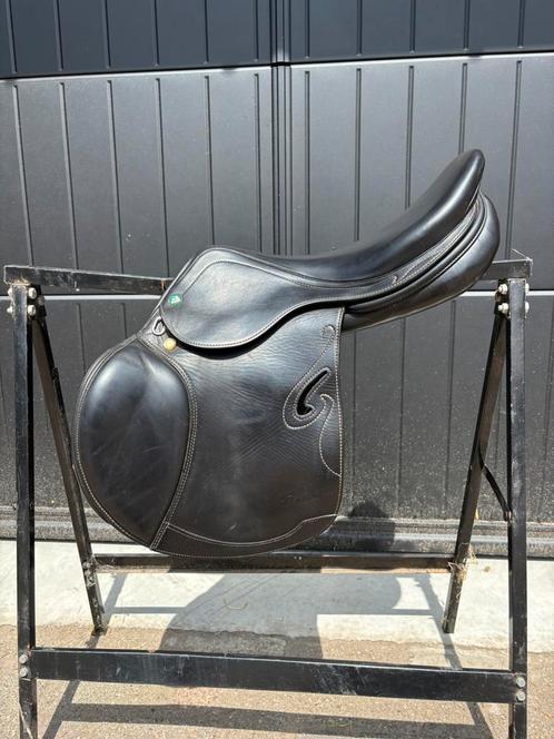 Springzadel 18 inch zwart prestige passion 33 childeric mw, Dieren en Toebehoren, Paarden en Pony's | Zadels, Zo goed als nieuw