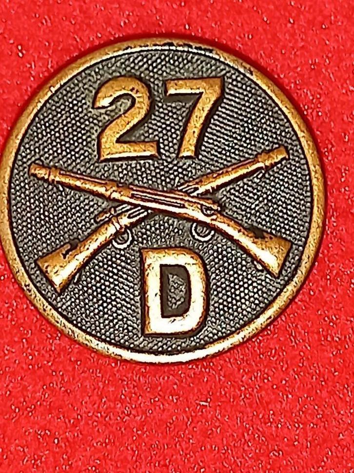 WO1 WOI WW1 WWI : US WW1 Collar-disc 27th IR / D-Co, Verzamelen, Militaria | Algemeen, Landmacht, Embleem of Badge, Ophalen of Verzenden