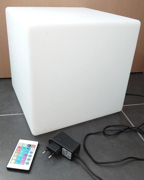 Kubus 30x30x30 cm - MaxxHome RGB, sfeerverlichting in- & out, Tuin en Terras, Overige Tuin en Terras, Zo goed als nieuw, Ophalen of Verzenden